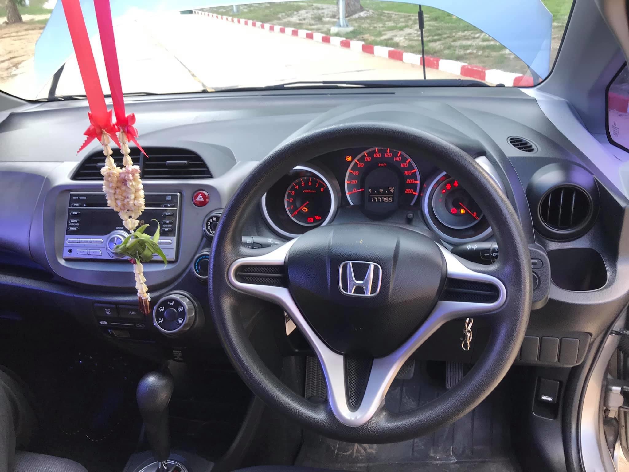 Honda Jazz GE ปี 2008 สีเทา (รูปที่ 9)