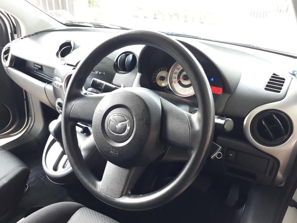 Mazda 2 Sports (5 ประตู) ปี 2011 สีขาว (รูปที่ 11)