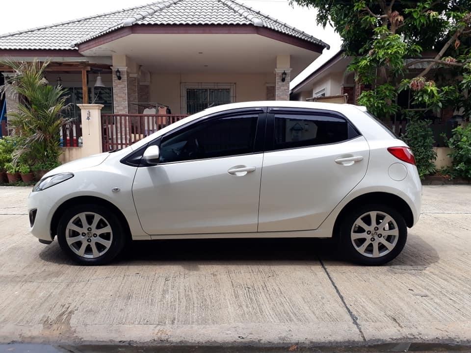 Mazda 2 Sports (5 ประตู) ปี 2011 สีขาว