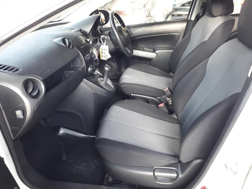 Mazda 2 Sports (5 ประตู) ปี 2011 สีขาว (รูปที่ 13)