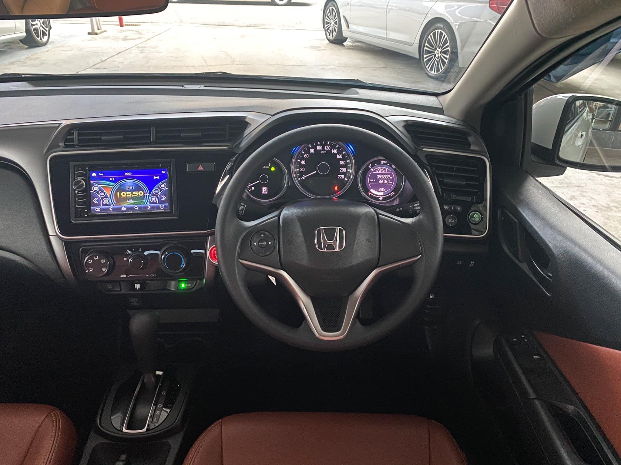Honda City ปี 2018 สีขาว (รูปที่ 14)