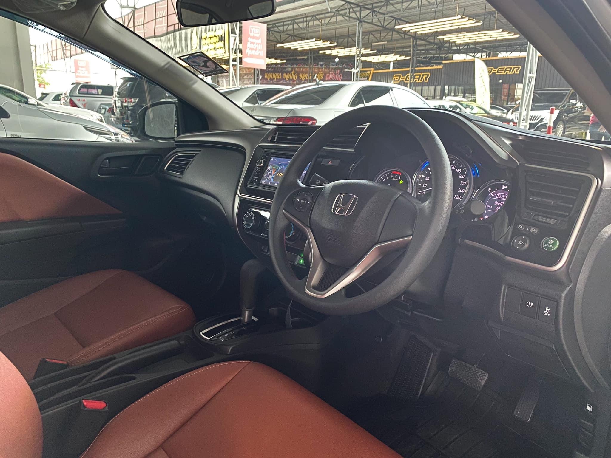 Honda City ปี 2018 สีขาว (รูปที่ 8)