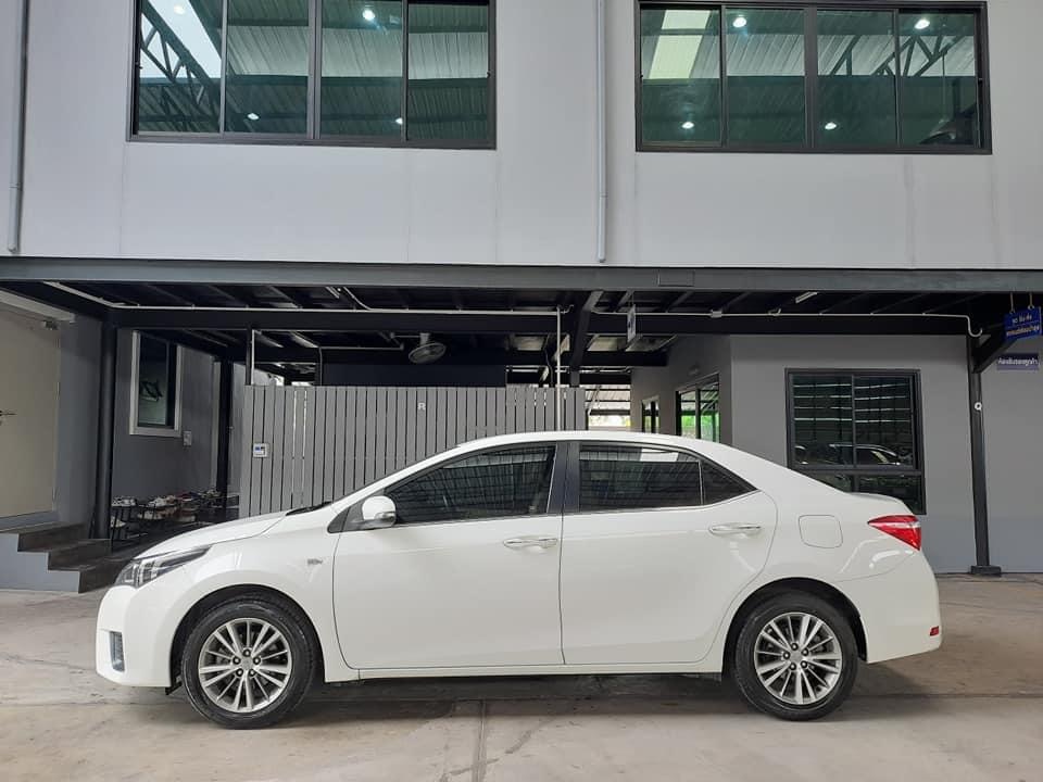 Toyota Corolla Altis ปี 2014 สีขาว