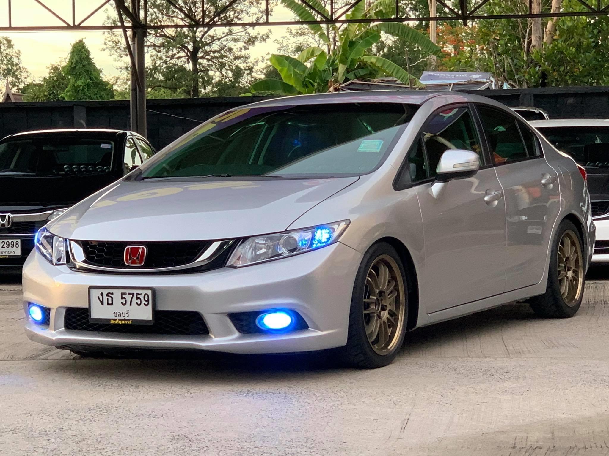 Honda Civic FB ปี 2013 สีเงิน (รูปที่ 4)