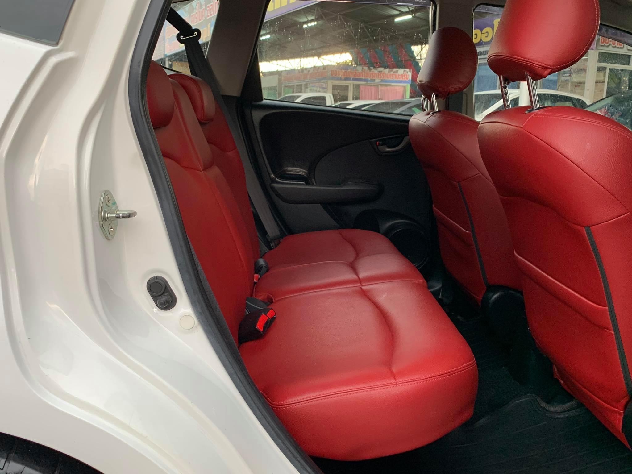 Honda Jazz GE ปี 2011 สีขาว (รูปที่ 18)
