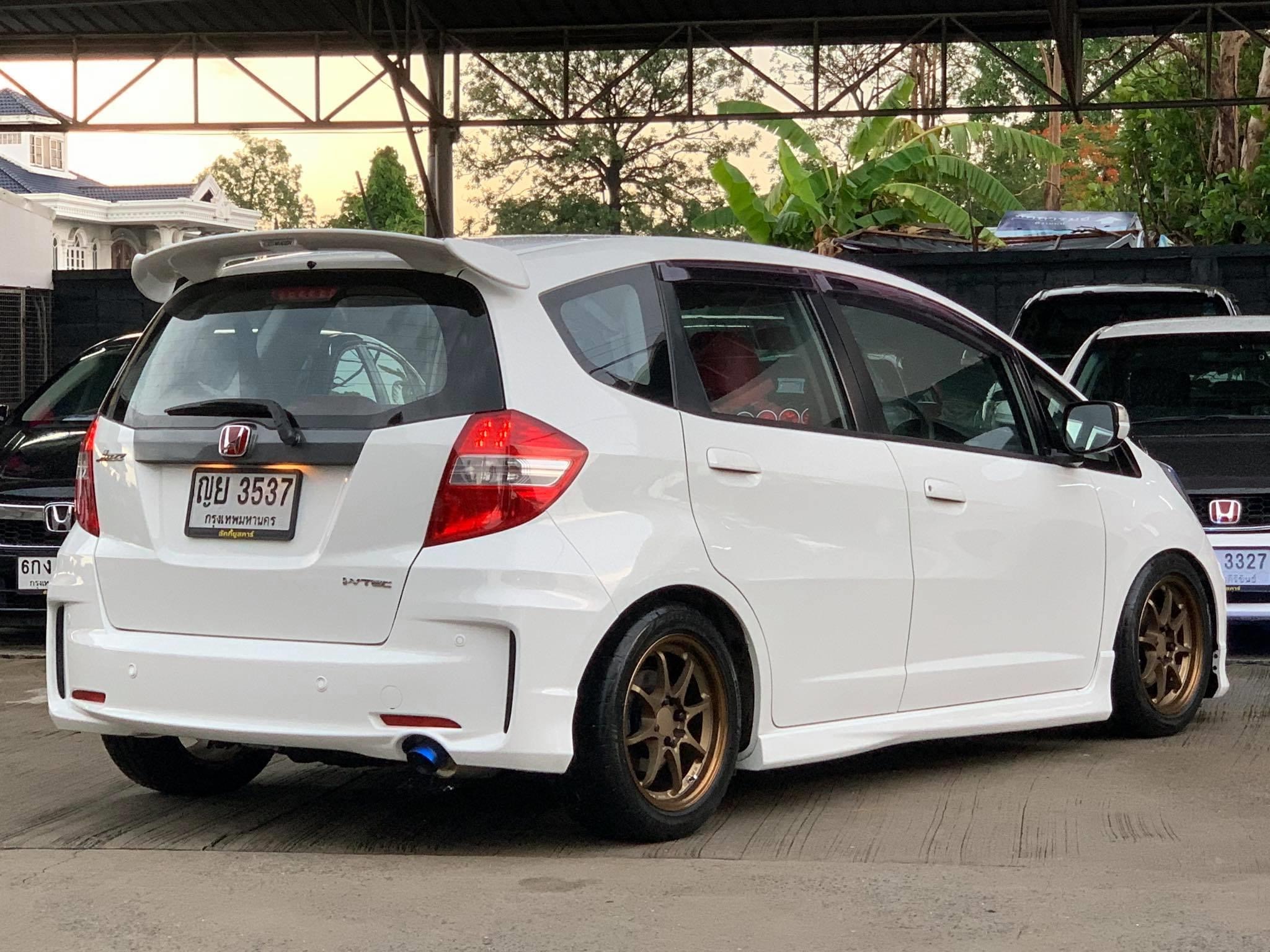 Honda Jazz GE ปี 2011 สีขาว (รูปที่ 13)