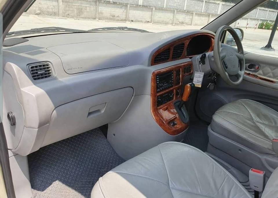Kia Carnival ปี 2004 สีทอง (รูปที่ 11)