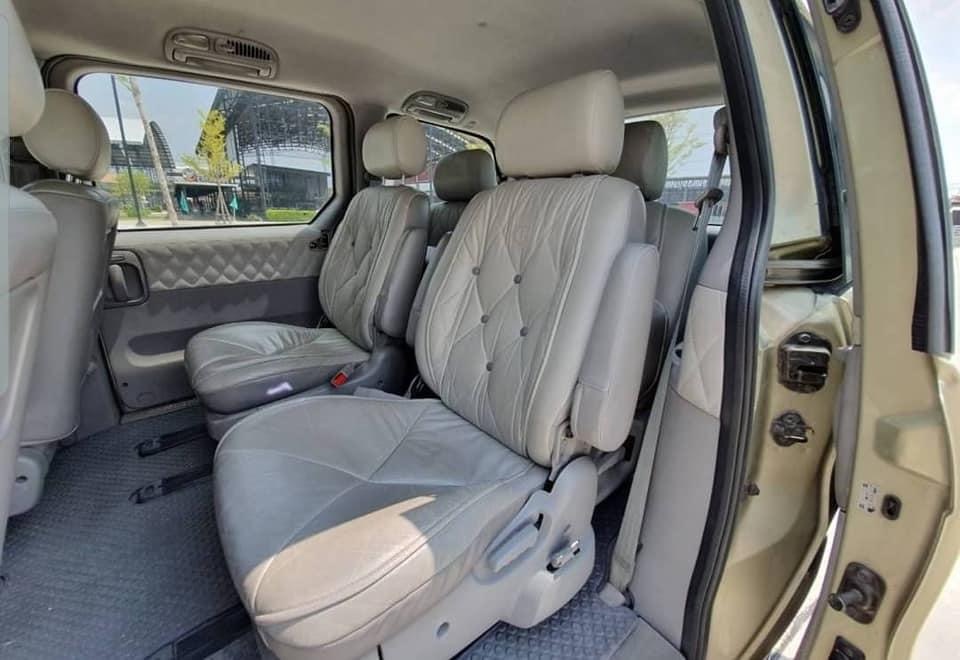 Kia Carnival ปี 2004 สีทอง (รูปที่ 8)