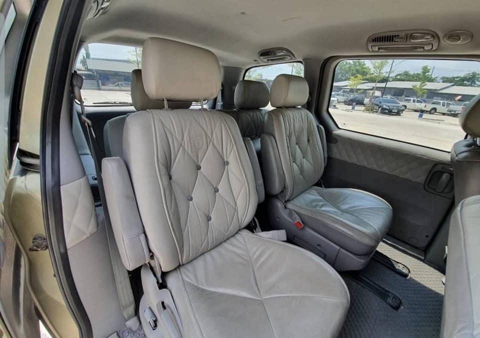Kia Carnival ปี 2004 สีทอง (รูปที่ 7)
