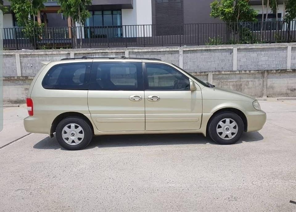 Kia Carnival ปี 2004 สีทอง (รูปที่ 4)