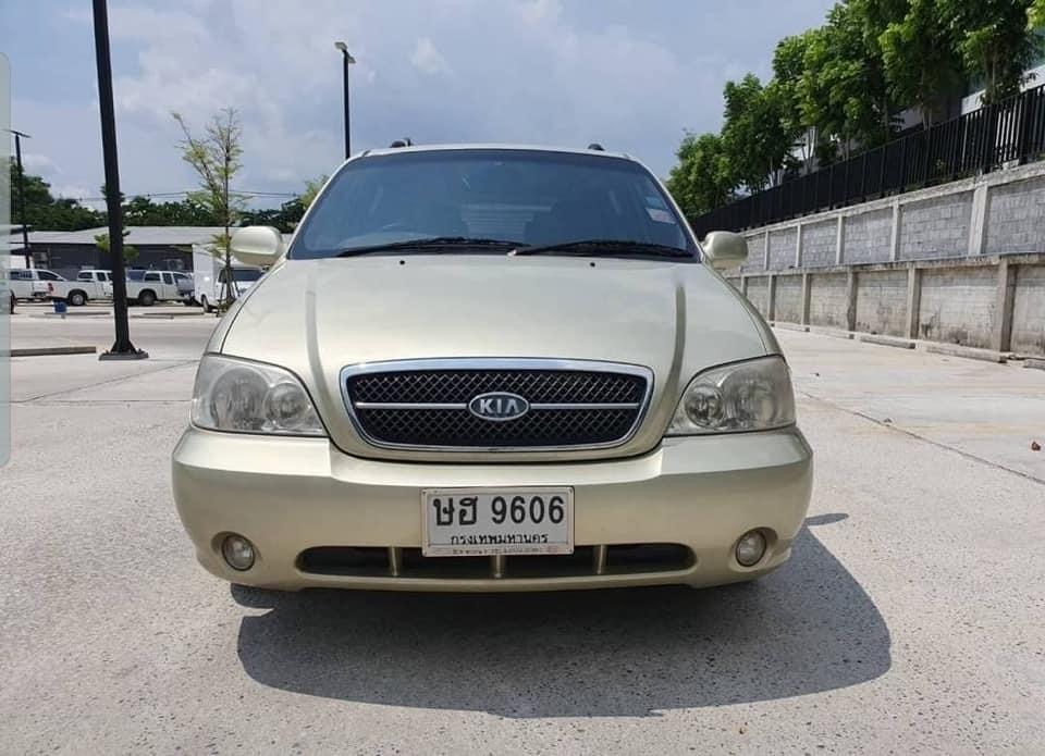 Kia Carnival ปี 2004 สีทอง