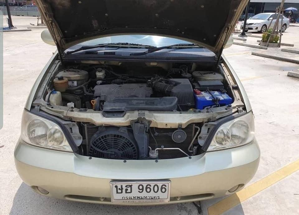 Kia Carnival ปี 2004 สีทอง (รูปที่ 18)