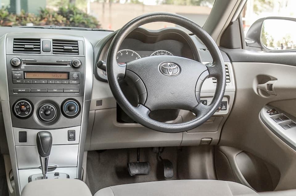 Toyota Corolla Altis ปี 2011 สีขาว (รูปที่ 4)