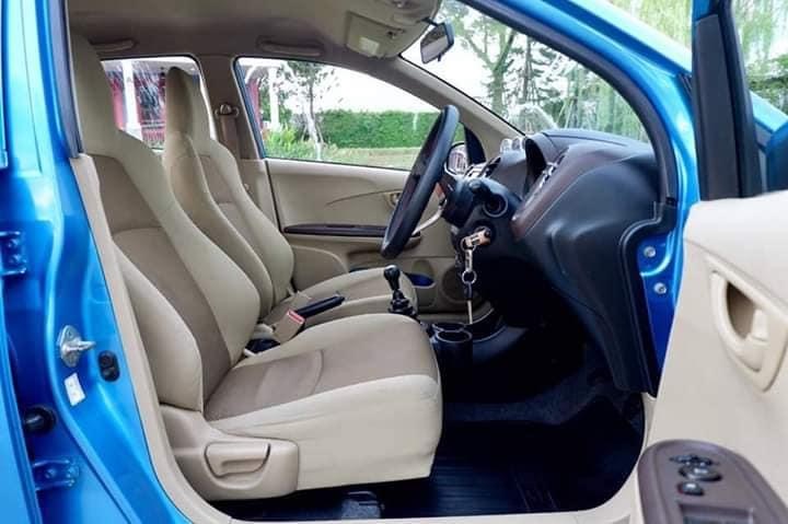 Honda Brio ปี 2011 สีฟ้า (รูปที่ 6)