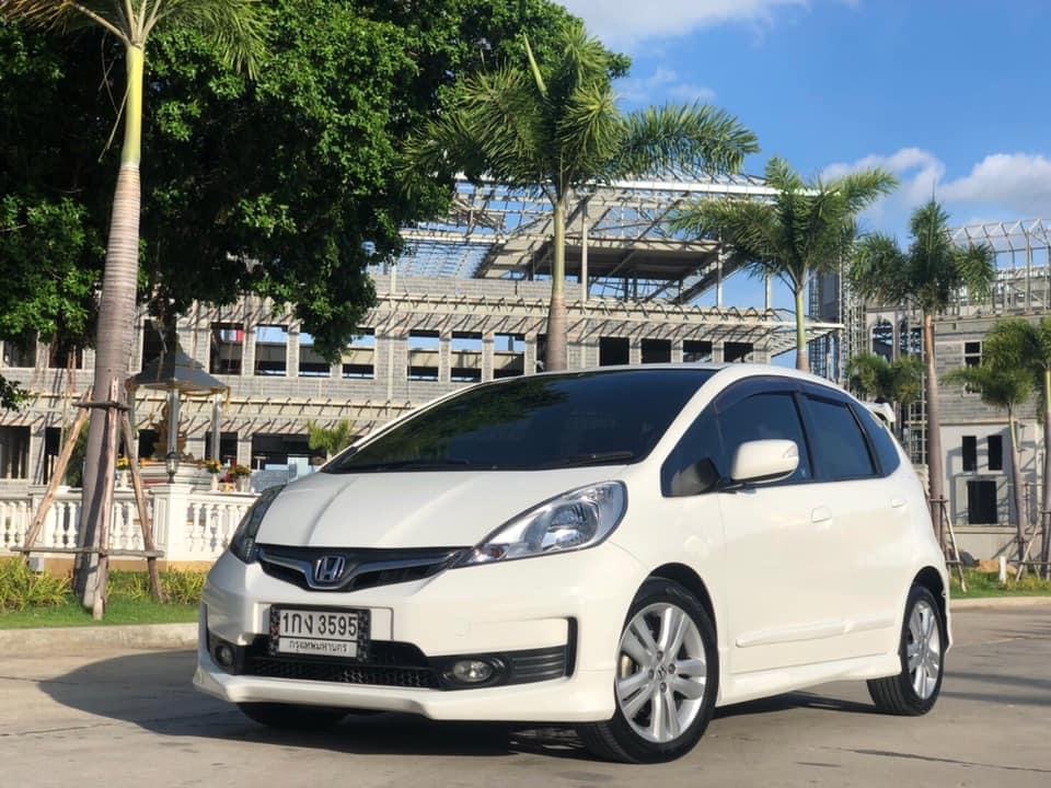 Honda Jazz GE ปี 2012 สีขาว (รูปที่ 9)