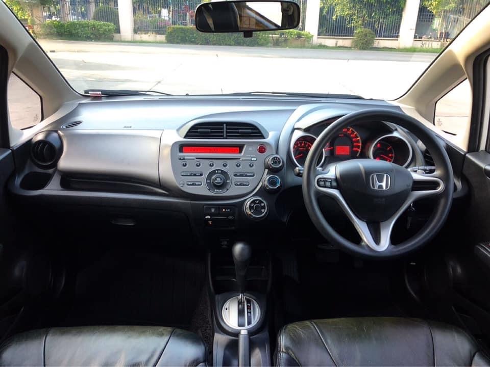Honda Jazz GE ปี 2012 สีขาว (รูปที่ 4)