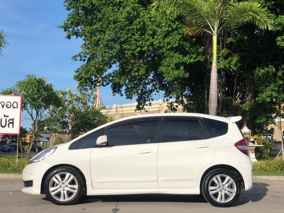 Honda Jazz GE ปี 2012 สีขาว (รูปที่ 3)