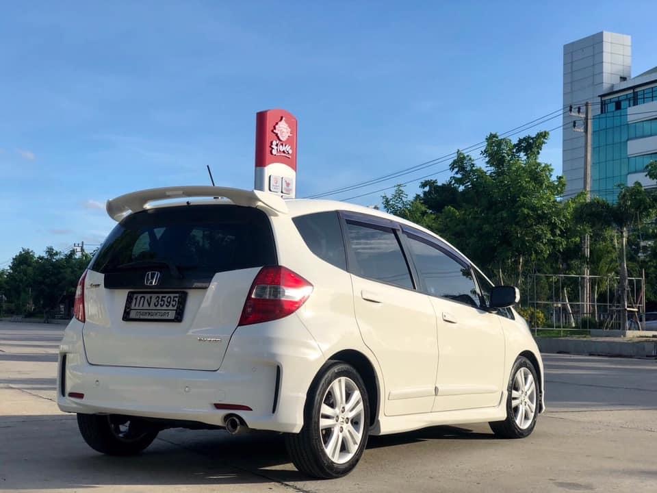 Honda Jazz GE ปี 2012 สีขาว (รูปที่ 13)