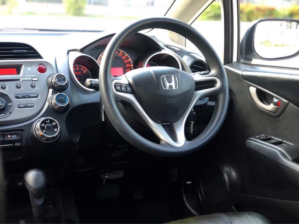 Honda Jazz GE ปี 2012 สีขาว (รูปที่ 5)