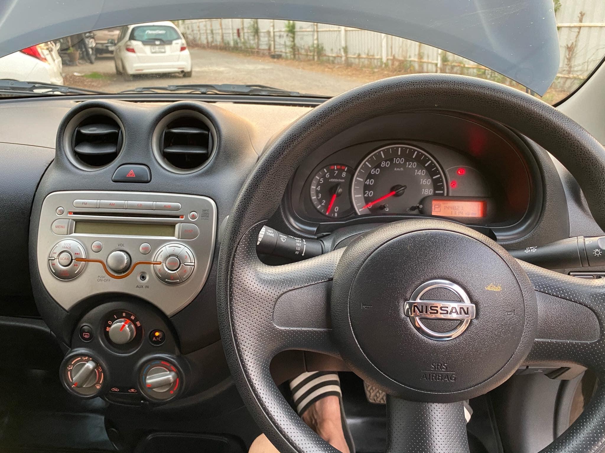 Nissan March ปี 2012 สีดำ (รูปที่ 13)