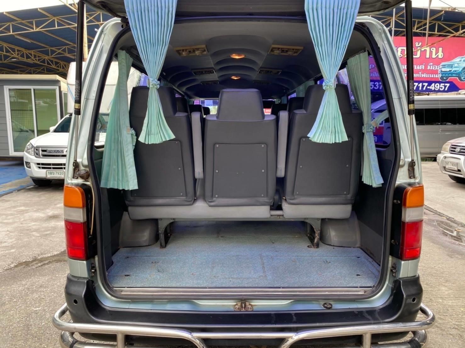 Toyota HiAce หัวจรวด ปี 2003 สีเทา (รูปที่ 9)