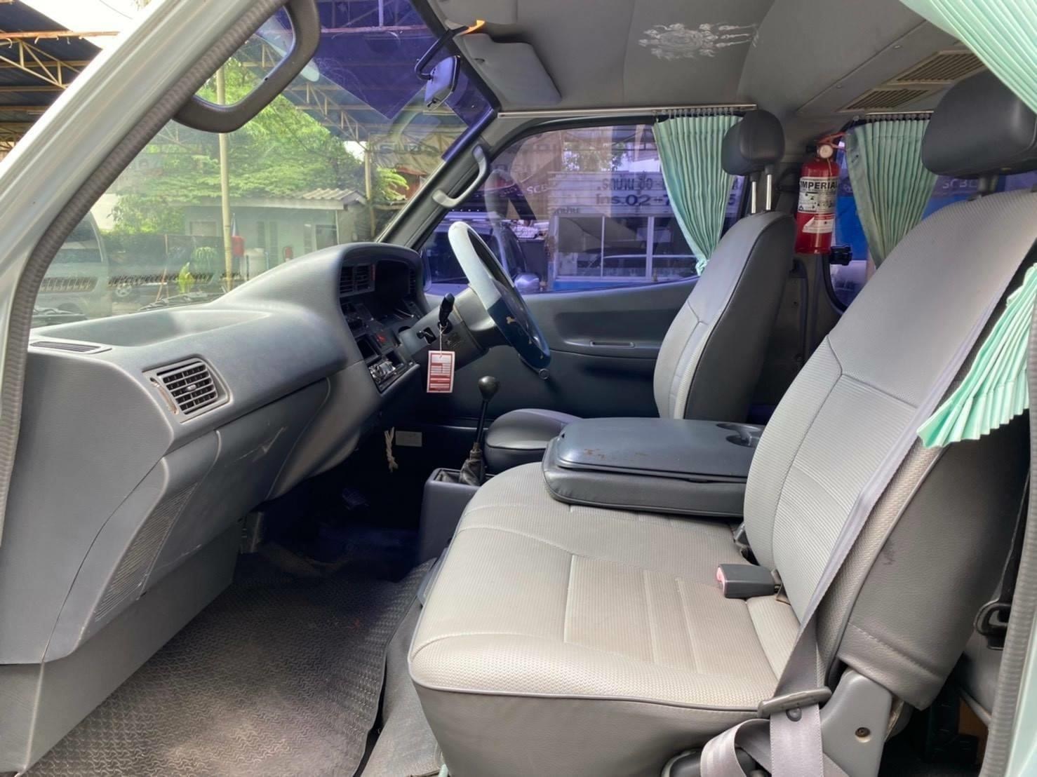 Toyota HiAce หัวจรวด ปี 2003 สีเทา (รูปที่ 5)