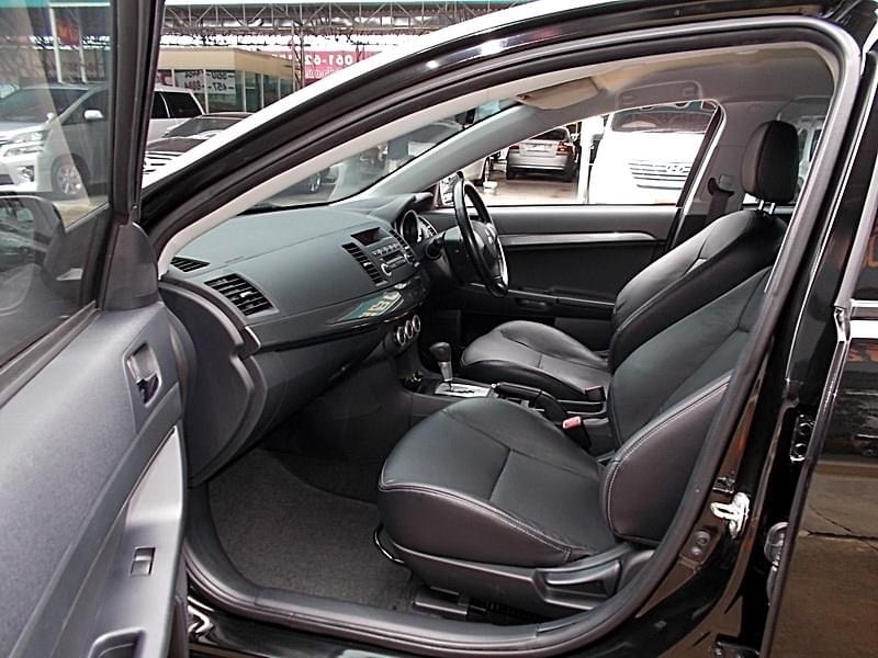 Mitsubishi Lancer EX ปี 2011 สีดำ (รูปที่ 7)
