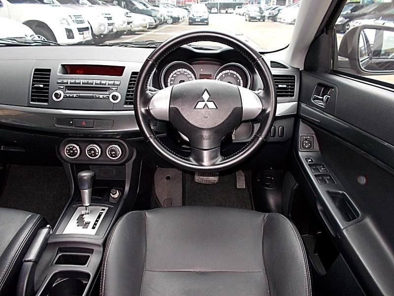 Mitsubishi Lancer EX ปี 2011 สีดำ (รูปที่ 9)