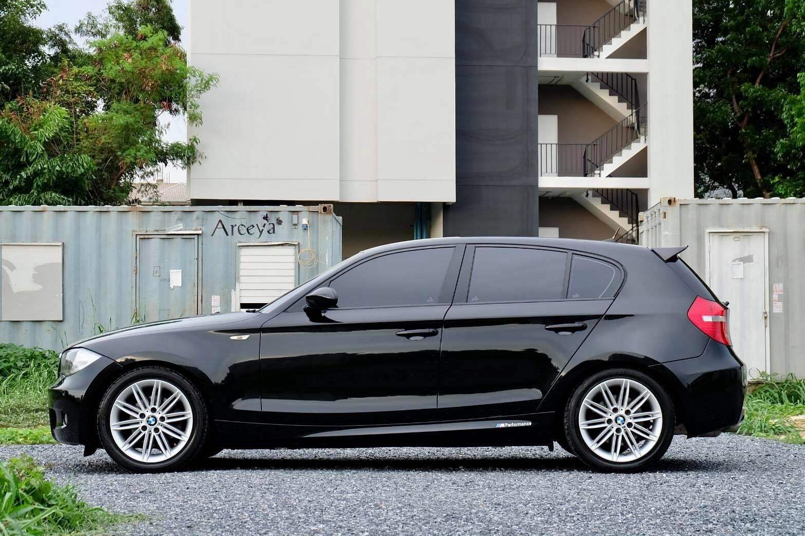 BMW 1 Series E87 / E82 118i (5 ประตู) ปี 2010 สีดำ (รูปที่ 8)