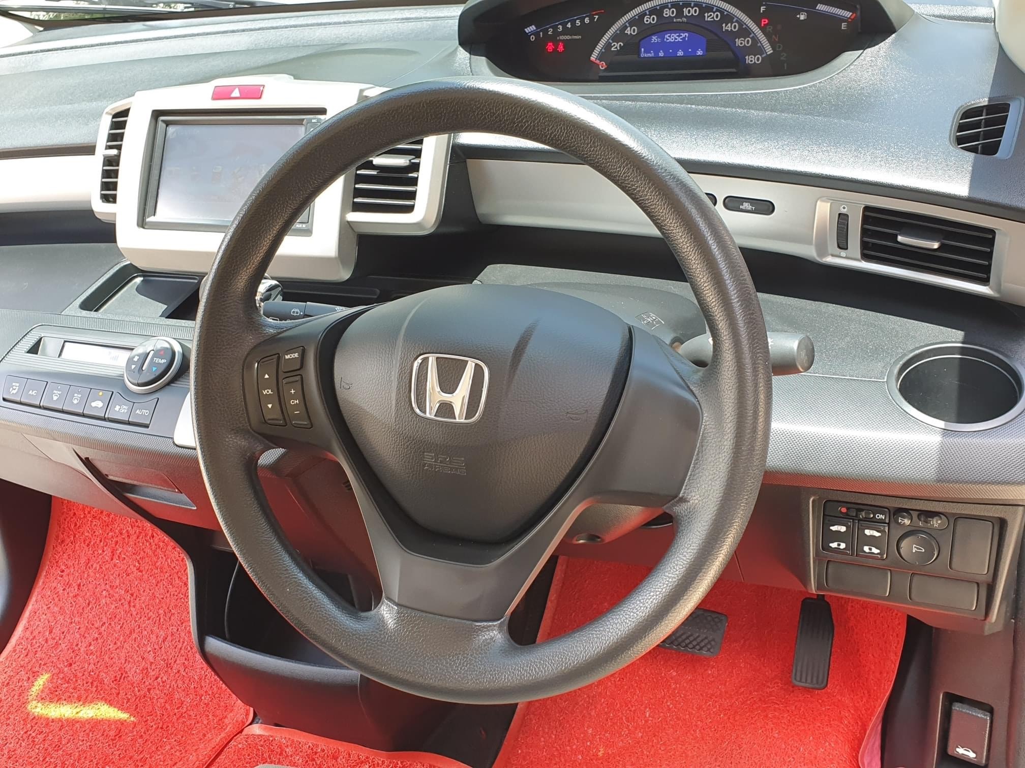 Honda Freed ปี 2013 สีดำ