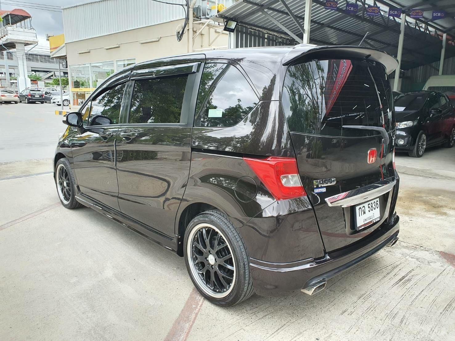 Honda Freed ปี 2013 สีดำ (รูปที่ 5)