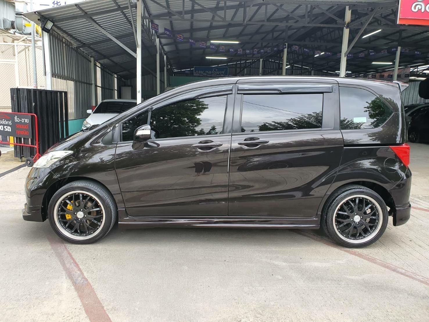 Honda Freed ปี 2013 สีดำ (รูปที่ 4)