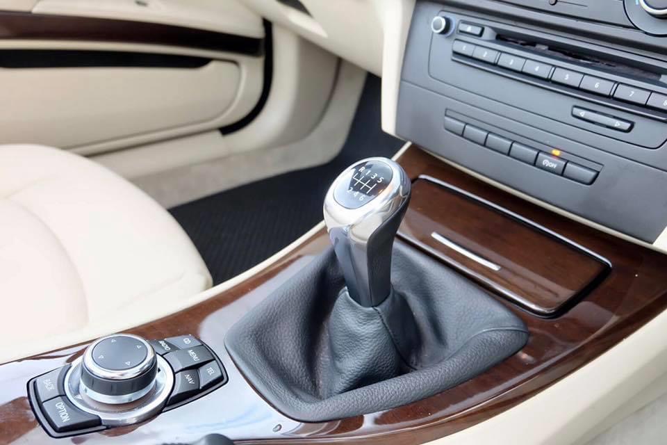 BMW 3 Series E93 320Ci (เปิดประทุน) ปี 2015 สีเทา (รูปที่ 14)