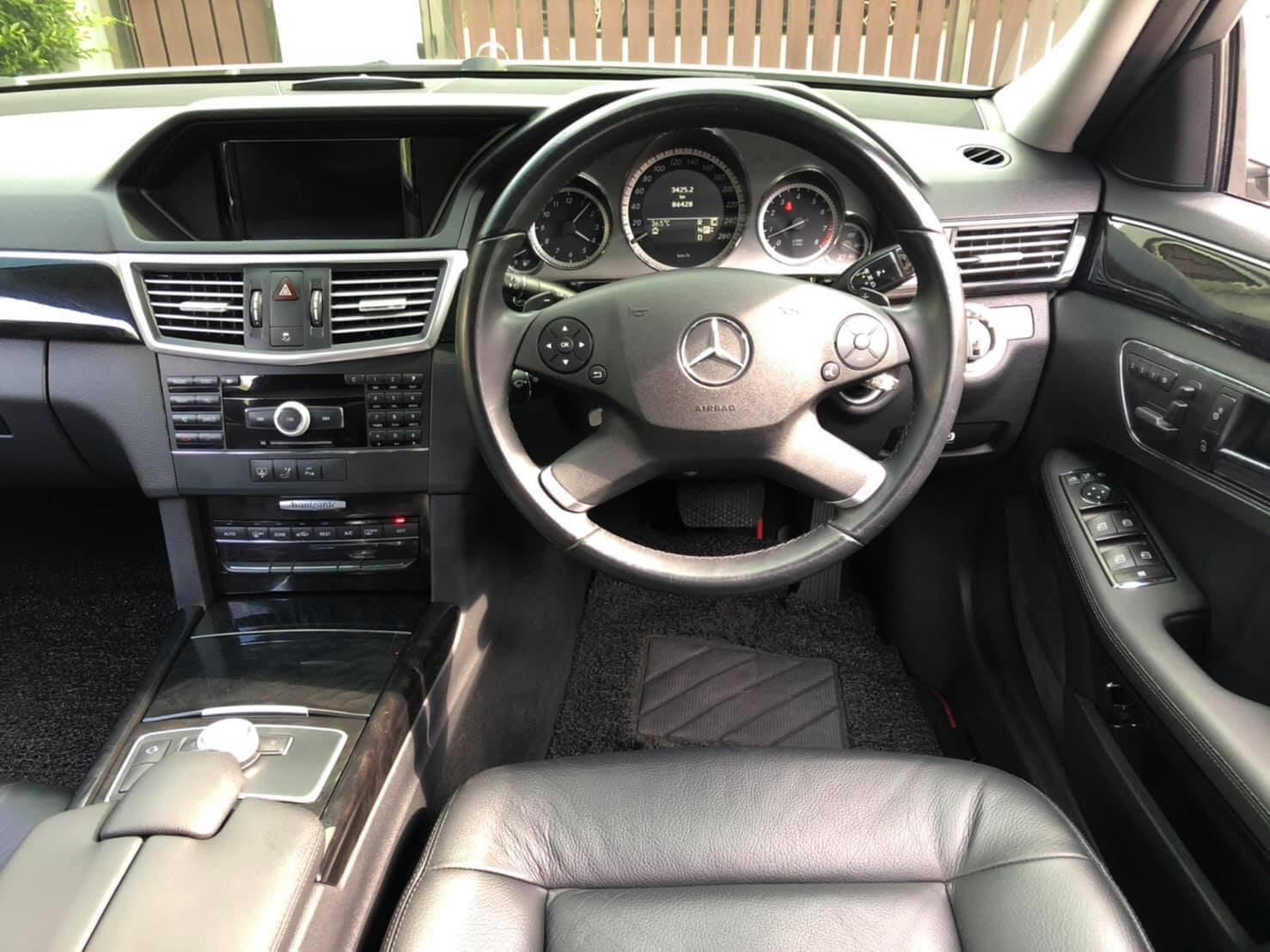 Benz E300 V6 W212 Avantgarde ปี2012