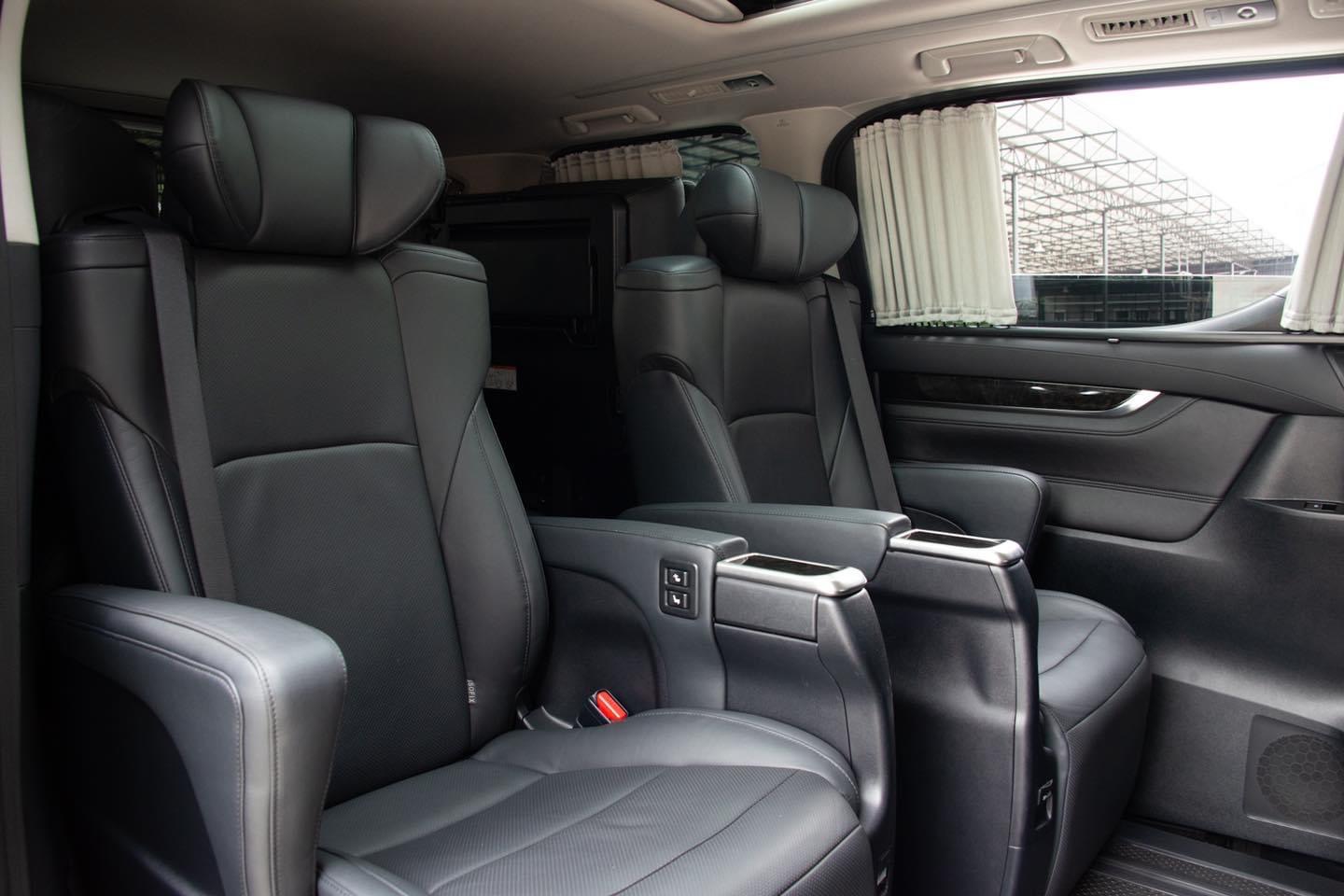 Toyota Alphard ปี 2015 สีเทา (รูปที่ 13)