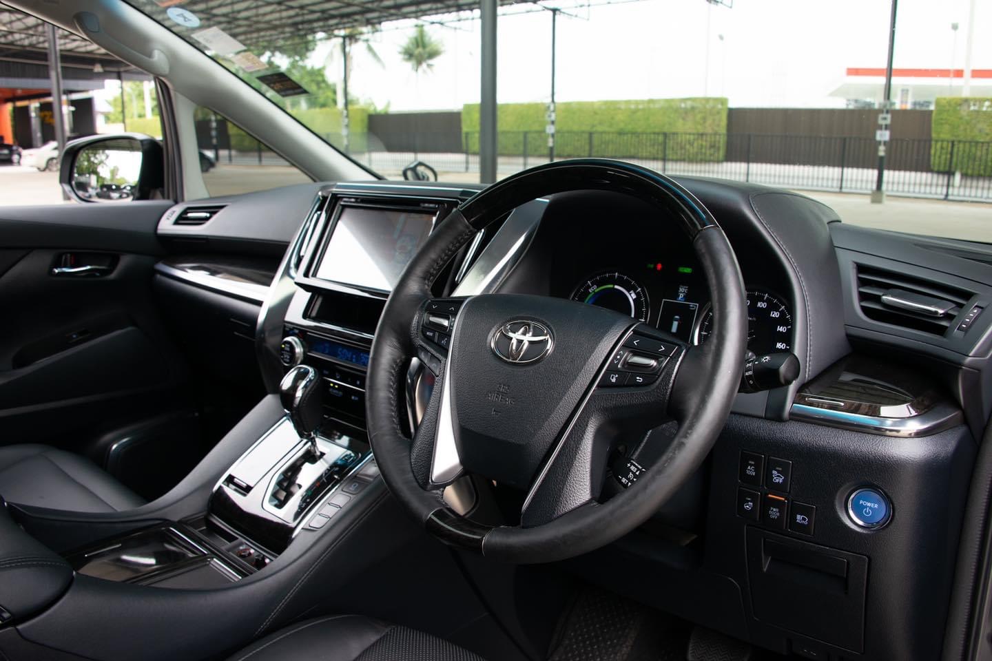 Toyota Alphard ปี 2015 สีเทา (รูปที่ 9)