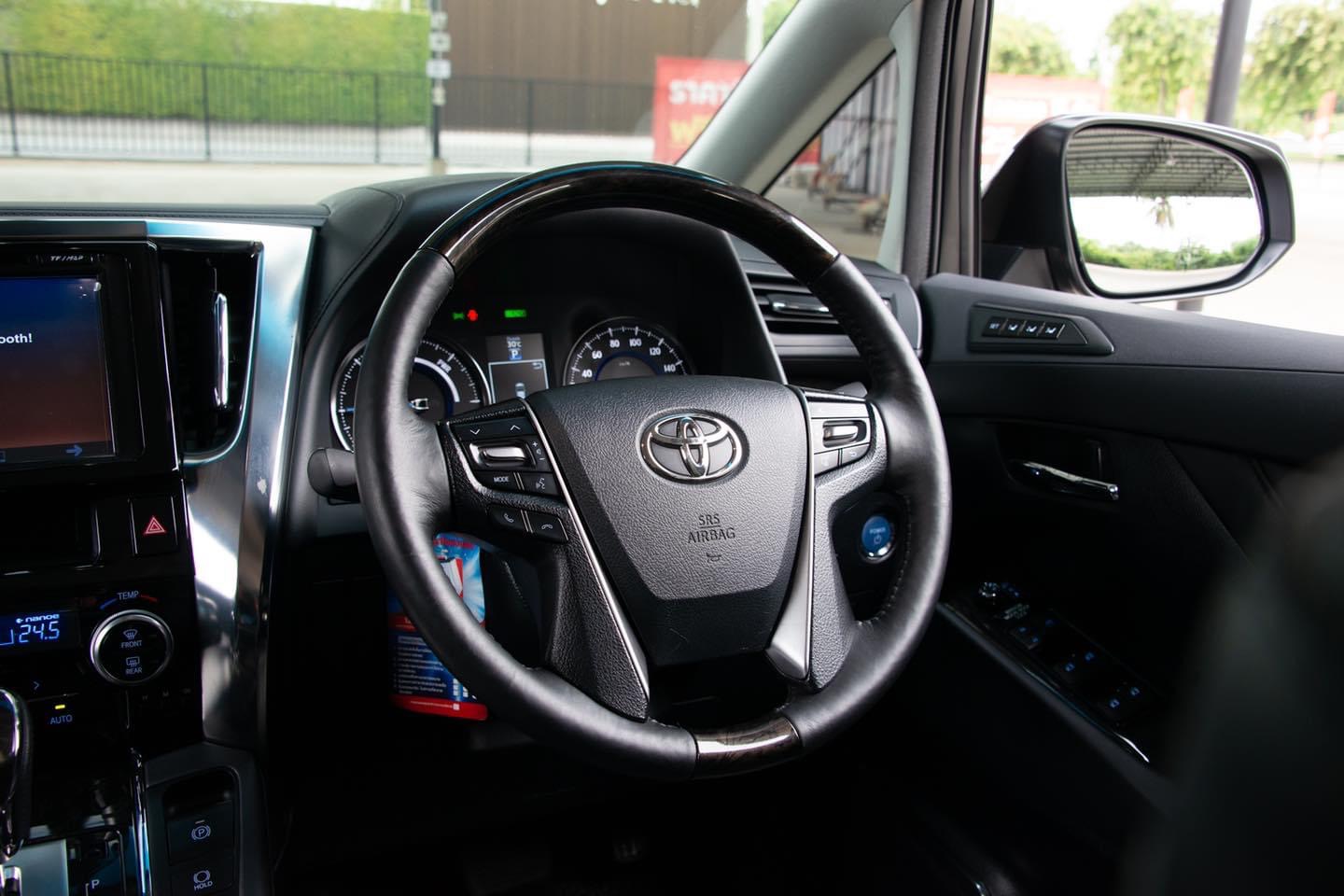 Toyota Alphard ปี 2015 สีเทา (รูปที่ 10)