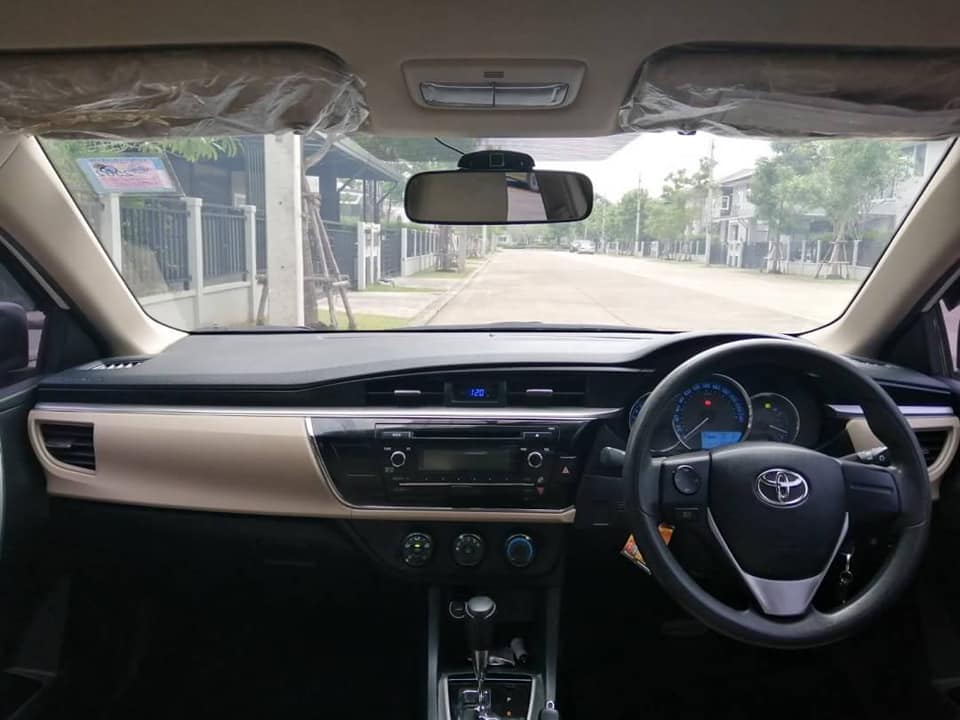 Toyota Corolla Altis โฉม 14-16 ปี 2014 สีขาว (รูปที่ 10)