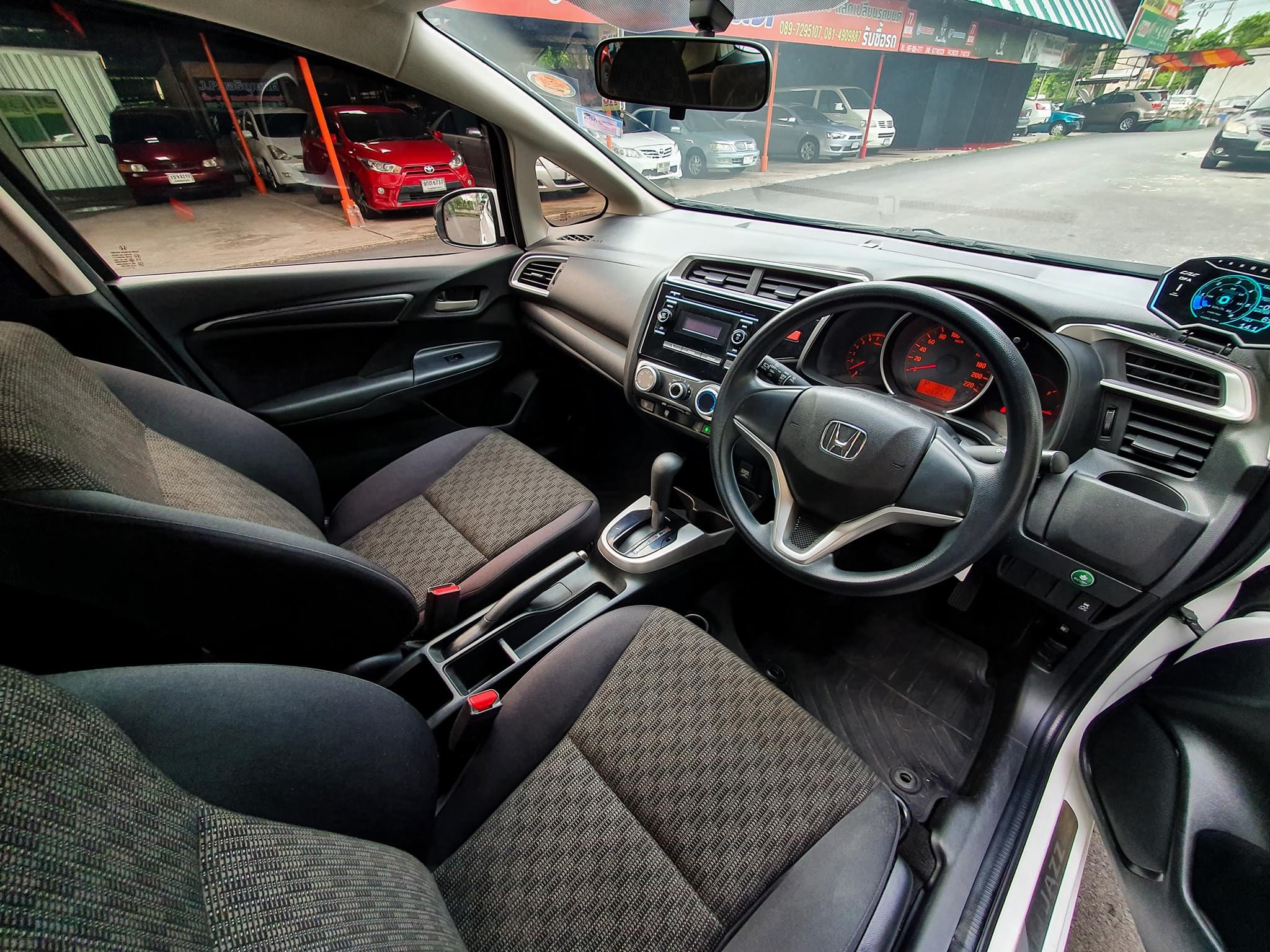 ?Honda Jazz Gk 2016 AT? (รูปที่ 19)