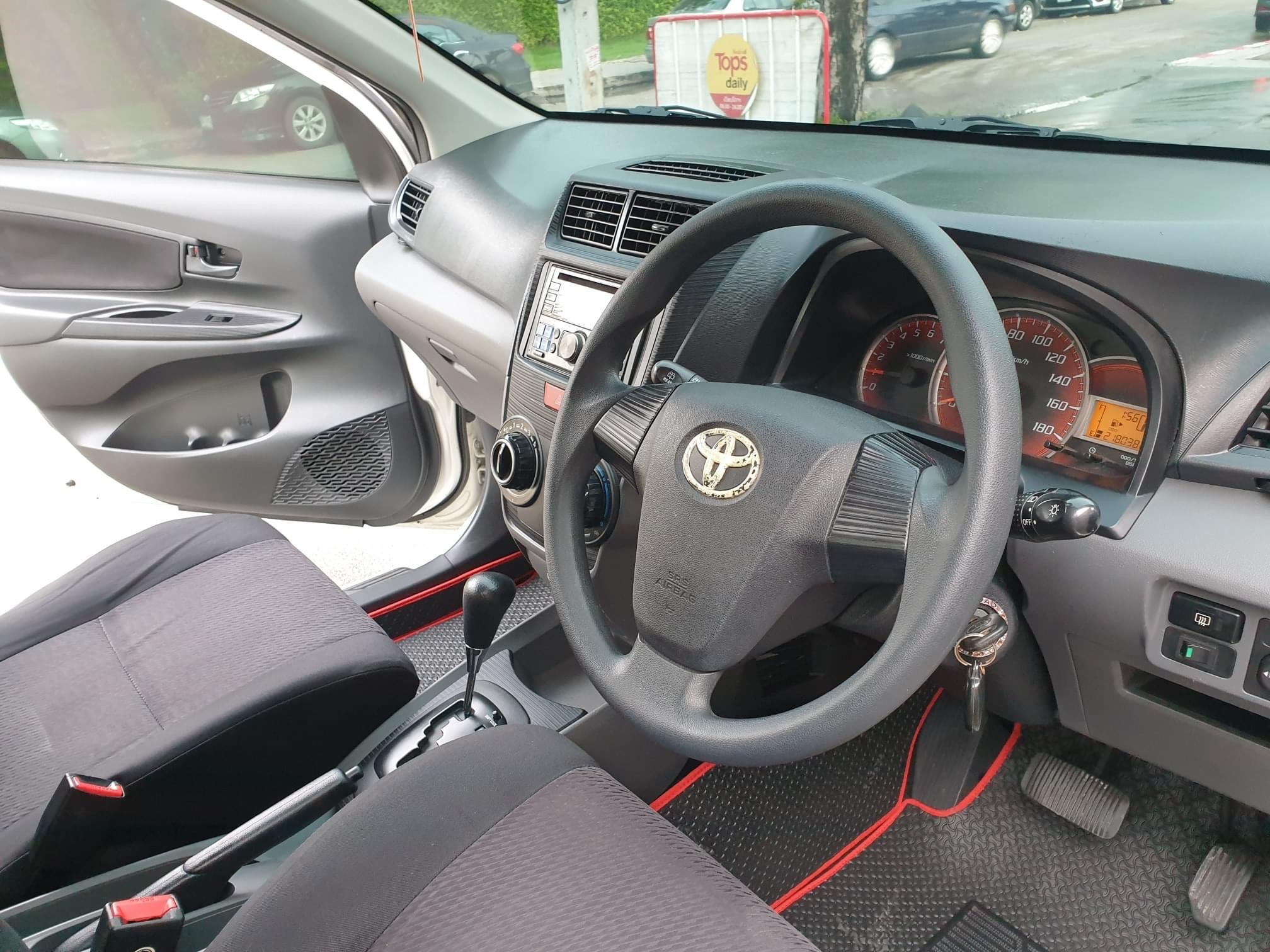Toyota avanza 1.5 g 2013 สีขาวมุก (รูปที่ 9)