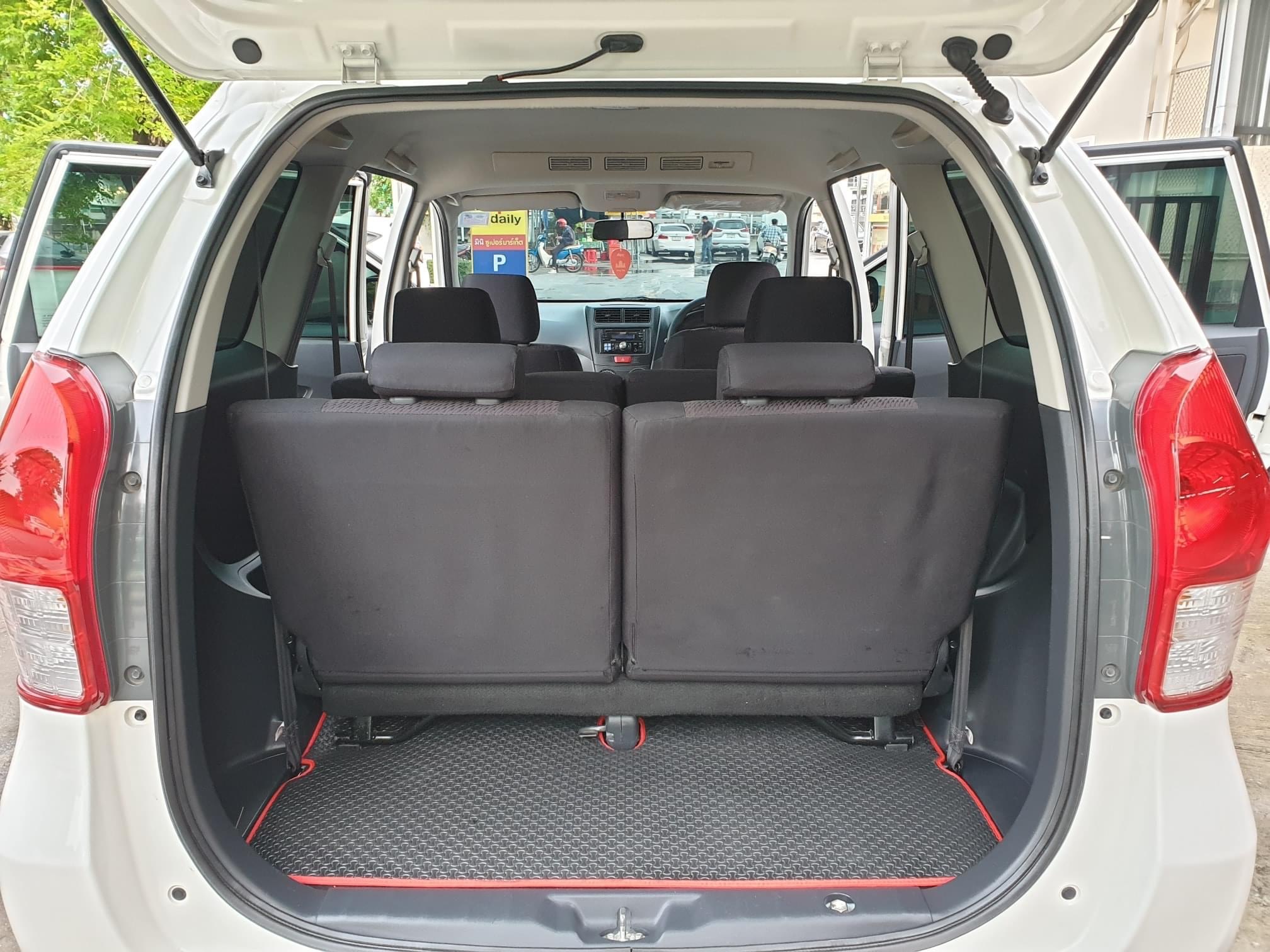 Toyota avanza 1.5 g 2013 สีขาวมุก (รูปที่ 12)