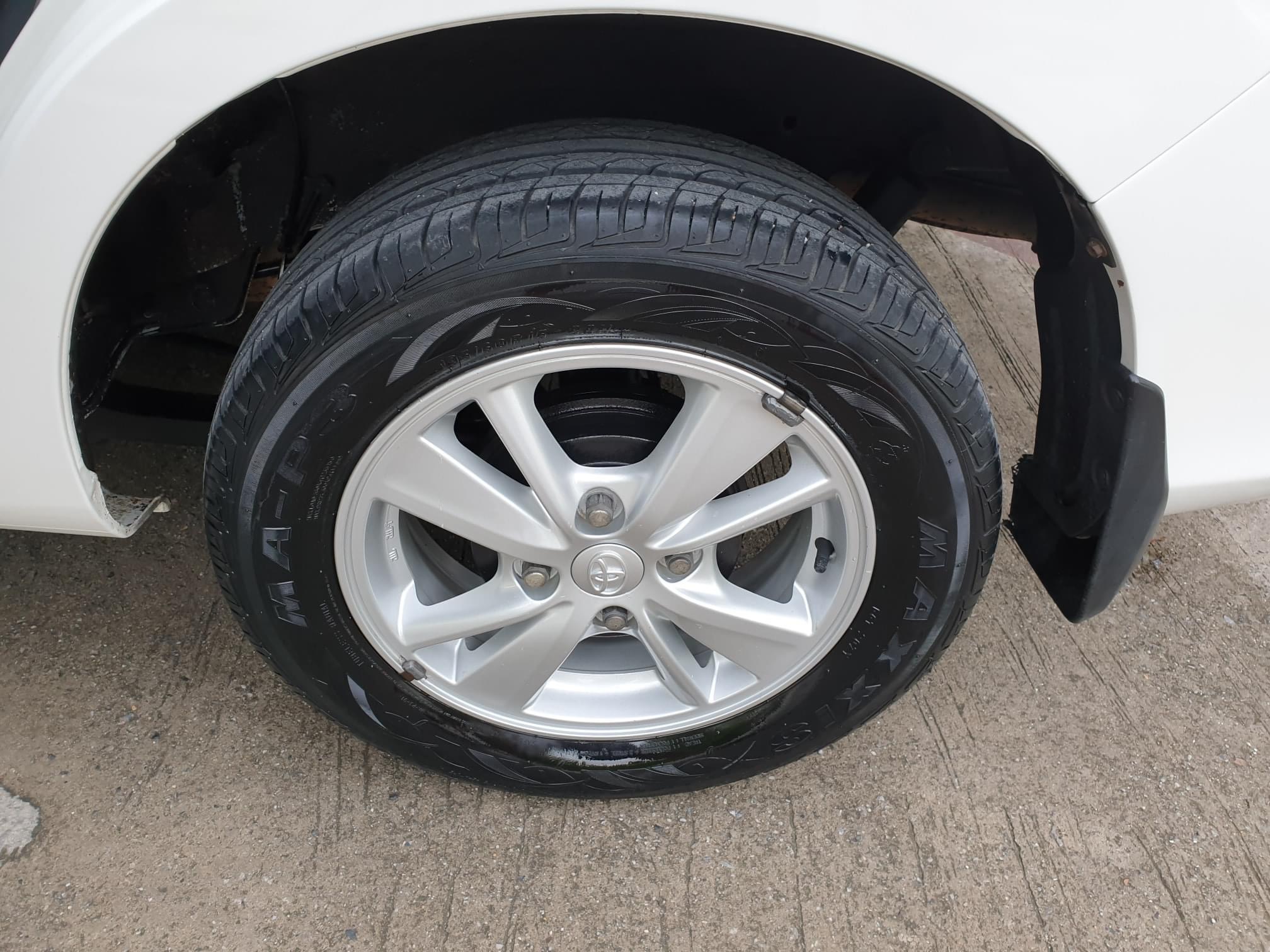 Toyota avanza 1.5 g 2013 สีขาวมุก (รูปที่ 15)
