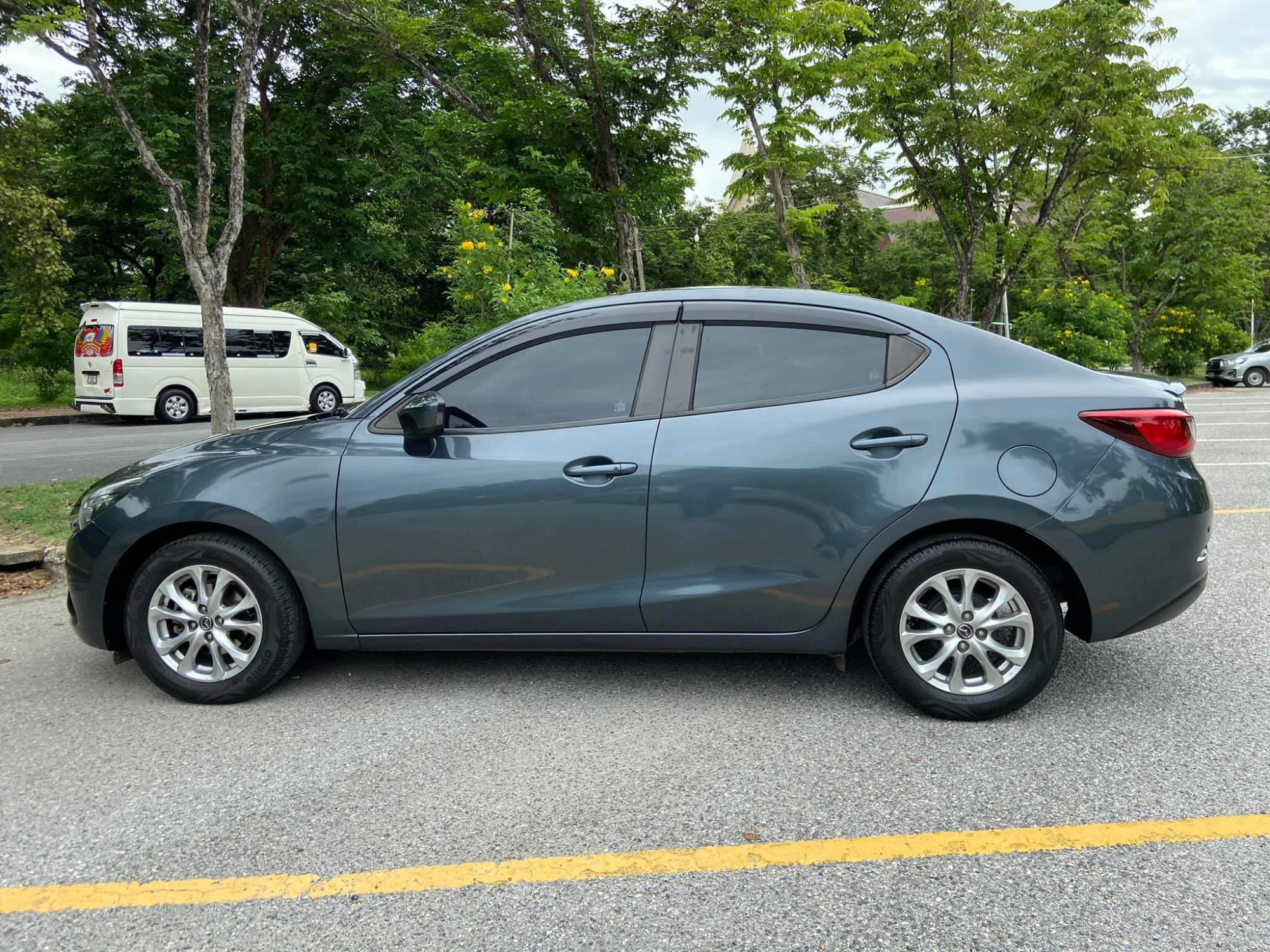 MAZDA 2 SKYACTIV-G 1.3 Sedan (4 ประตู) รุ่นย่อย High (รองท็อป) (รูปที่ 2)
