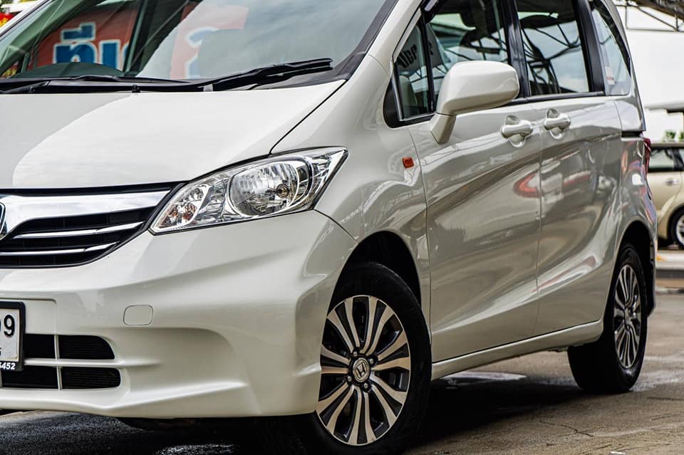 Honda Freed ปี 2013 สีขาว (รูปที่ 2)