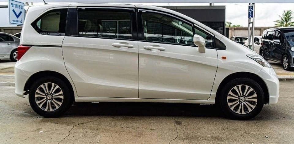 Honda Freed ปี 2013 สีขาว (รูปที่ 5)
