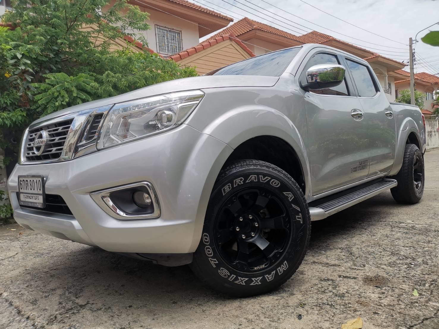 Nissan NP300 Navara 4 ประตู