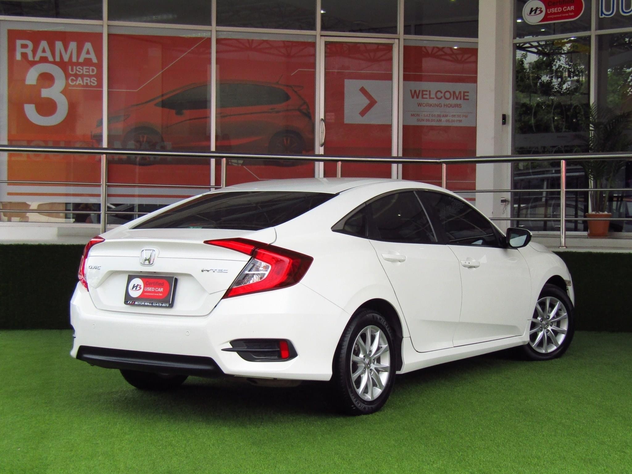 CIVIC 1.8E เกียร์AT สีขาว ปี2017 (รูปที่ 3)