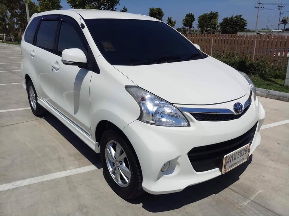 Toyota Avanza ปี 2015 สีขาว (รูปที่ 4)