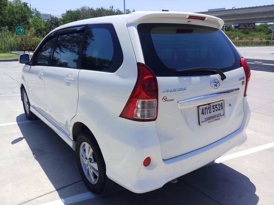 Toyota Avanza ปี 2015 สีขาว (รูปที่ 6)