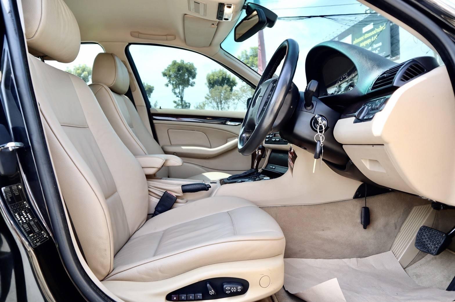 BMW 3 Series E46 323i ปี 2006 สีดำ (รูปที่ 9)